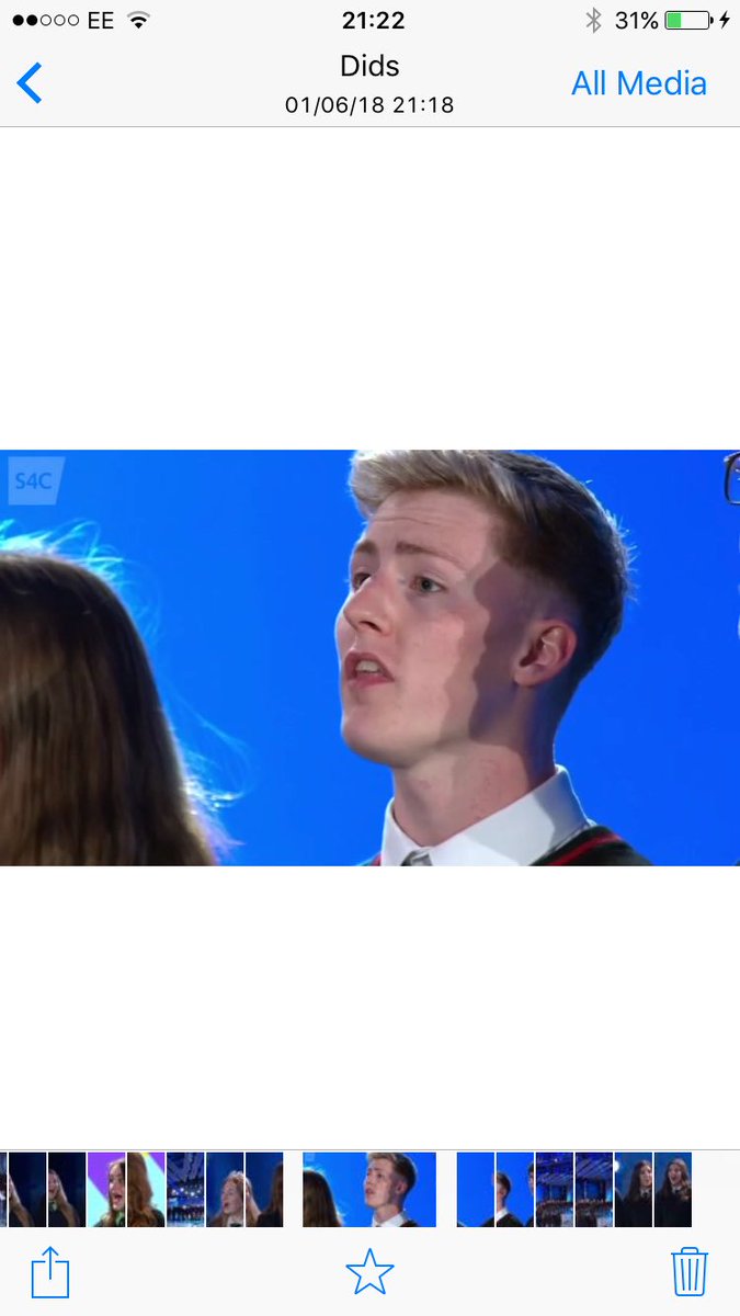 CerddStrade's tweet photo. Parti Gwerin #2ail #urdd #robinddiog 👏👍 https://t.co/oaR9TpoeVn