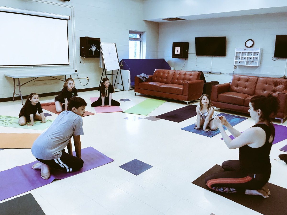 BGCHamHal's tweet image. Thank you, @12FergusonHam for coming to hang out with our members today with some yoga! @bgccan #UnplugtoConnect