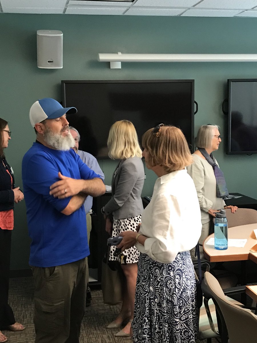 zbsmith's tweet photo. We’re honored to be here @unevadareno with @SenCortezMasto for a discussion on #dementia and #aging with @AARPNV, the Continuum &amp; other senior orgs &amp; providers! #ENDALZ https://t.co/KiXEipOdBn