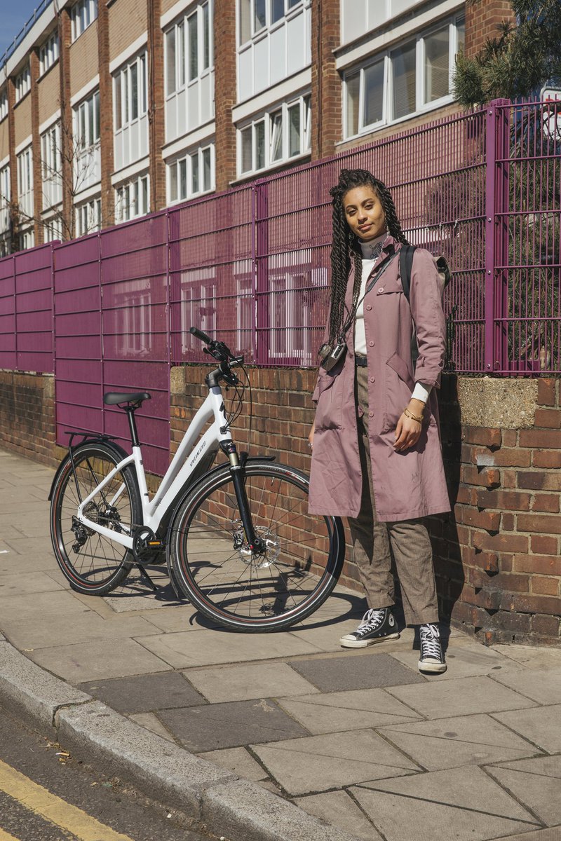 Take on London with photographer and DJ @Hannahfoni on the Turbo Como → specialized.com/us/en/stories/… #WorldBicycleDay 🌍🚲