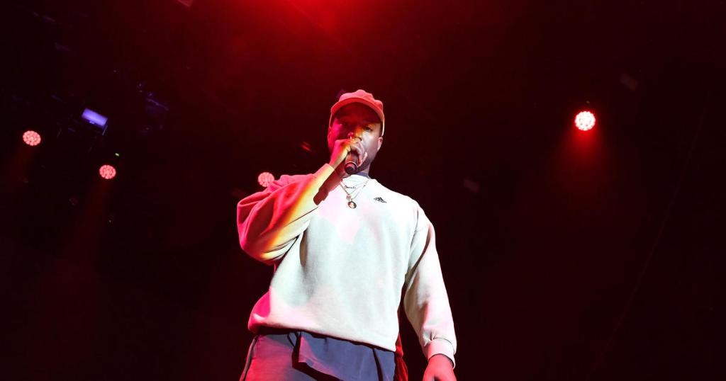 CBSNews's tweet image. Kanye West confirms he's bipolar –– and raps about his slavery comments on new album "Ye" cbsn.ws/2kIoLBO