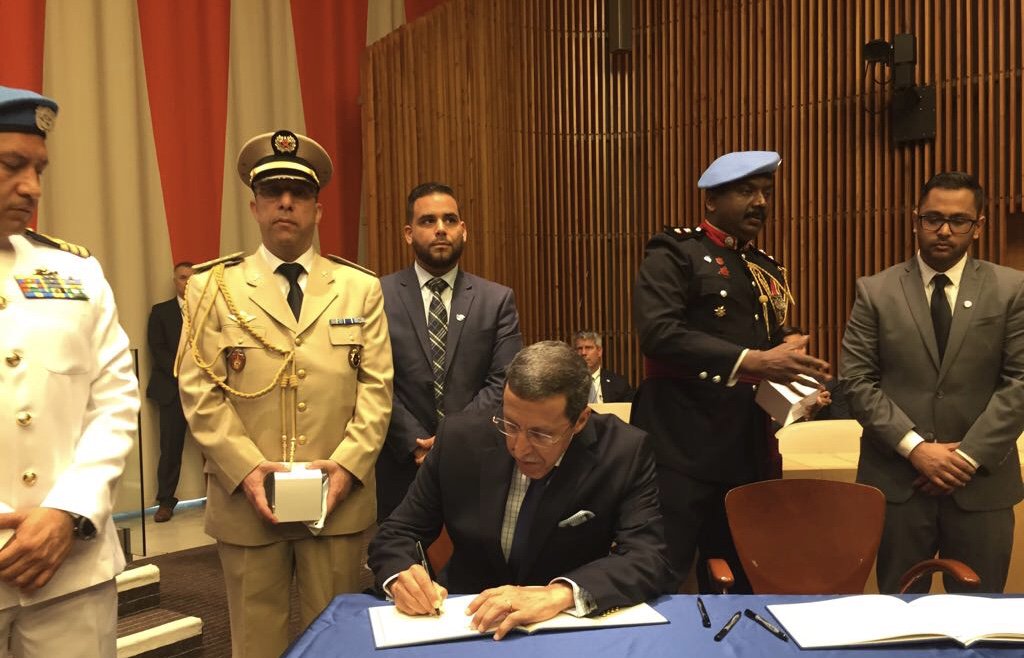 Morocco_UN's tweet photo. #Maorc #ONU L’Ambassadeur #OmarHilale reçoit la médaille #DagHammarskjöld de la part du #UNSG, en hommage aux casques bleus marocains décédés au cours de l’exercice de leurs fonctions https://t.co/VQtuIH321r