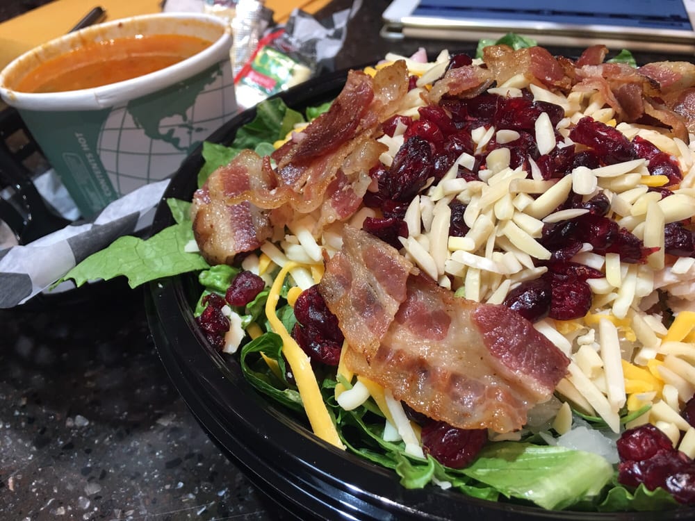 ConcessionsIntl's tweet photo. Traveling through Washington Dulles Airport? Stop by DC Craft Brews &amp; Grill on Concourse D, to enjoy local craft brews from DC, Virginia, and Maryland along with wine and a generous menu of pub grub! @Dulles_Airport #cintl https://t.co/cp45PFLDE2