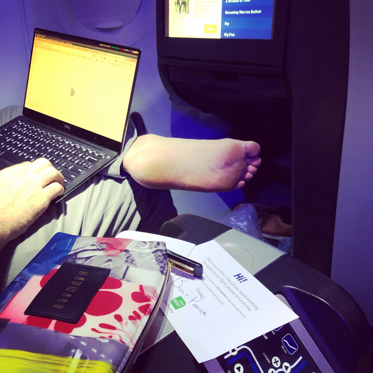 It’s not @jetblue fault... but in #mint ?!?! @jetblue Who is this barefooted mystery man? And how do I convince him to enjoy the free socks provided? HELP! #mintbuzzkill #cusgross #cusno #barefoot