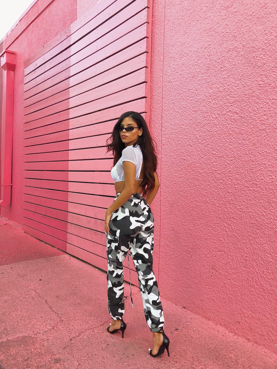 this_val's tweet image. 