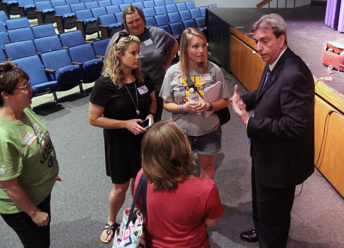 AndoverSchools's tweet photo. Thanks to @KsCommissioner Randy Watson for speaking with #EdCampKS participants at Andover High today. Andover hosted more than 300 educators for this peer-led professional learning — a great day of sharing ideas to make Kansas a leader in education, student by student! https://t.co/Q64AO8YVIS