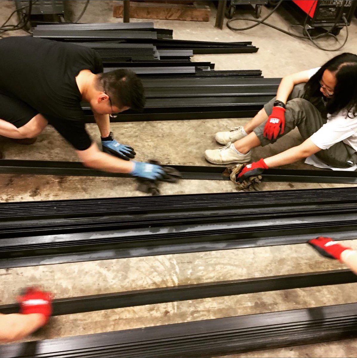 csmMANE's tweet photo. Fantastic first week of Degree Show building! Well done spatial and install teams. 💪🛠🔩🛠💪 #builttofit #customdesign #usertesting #roomforalittleone #makingof #csmemerge #narrativeenvironments #teamworkmakesthedreamwork https://t.co/8F0CBtuMtV