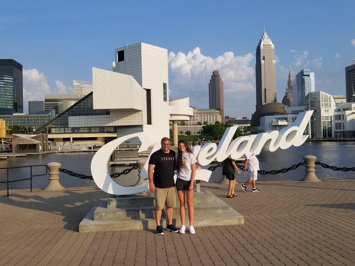 Isabelle_Grad's tweet image. After some thought I have decided to continue my academic and basketball career at Cleveland State University! I would like to thank my coaches, family, and everyone you has supported me. I am also thankful for all the other opportunities that were provided for me. Go Vikings!💚