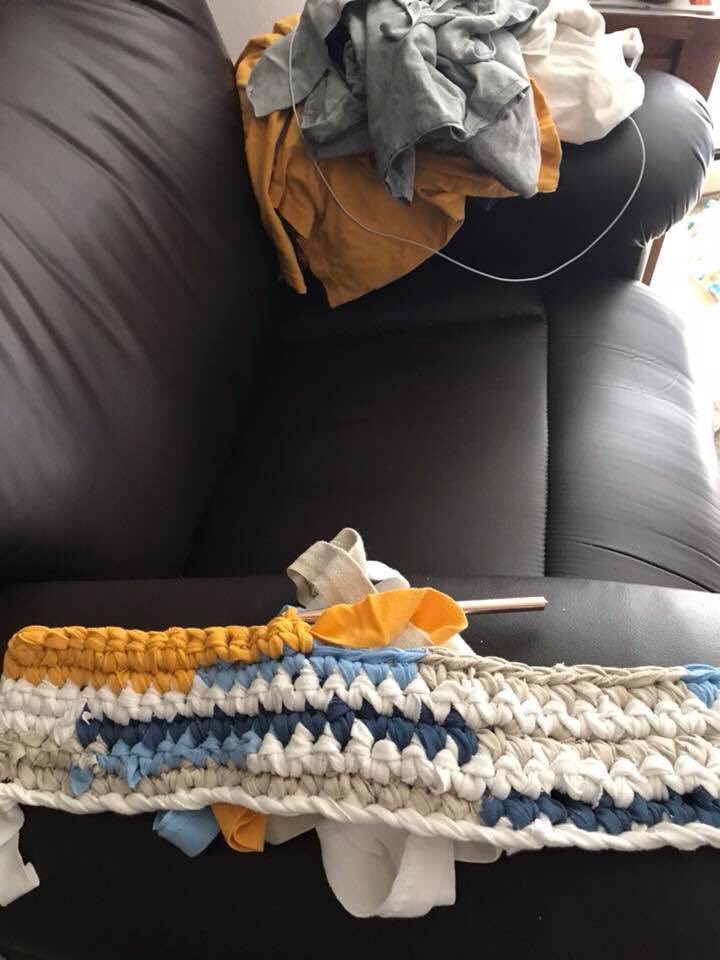 HOTThreadsSD's tweet image. Making floor rugs for my Mom’s bathroom from re-purposed T-shirts♻️. #crochetrug #ragrug #recycle