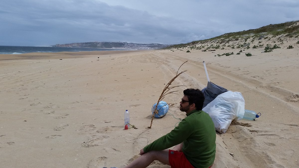 BobSluka's tweet photo. Beach clean in Portugal with @tintazul. The pleasures of #creationcare. It is hard work, but thankful to serve in this way. https://t.co/RLrxhc2irY