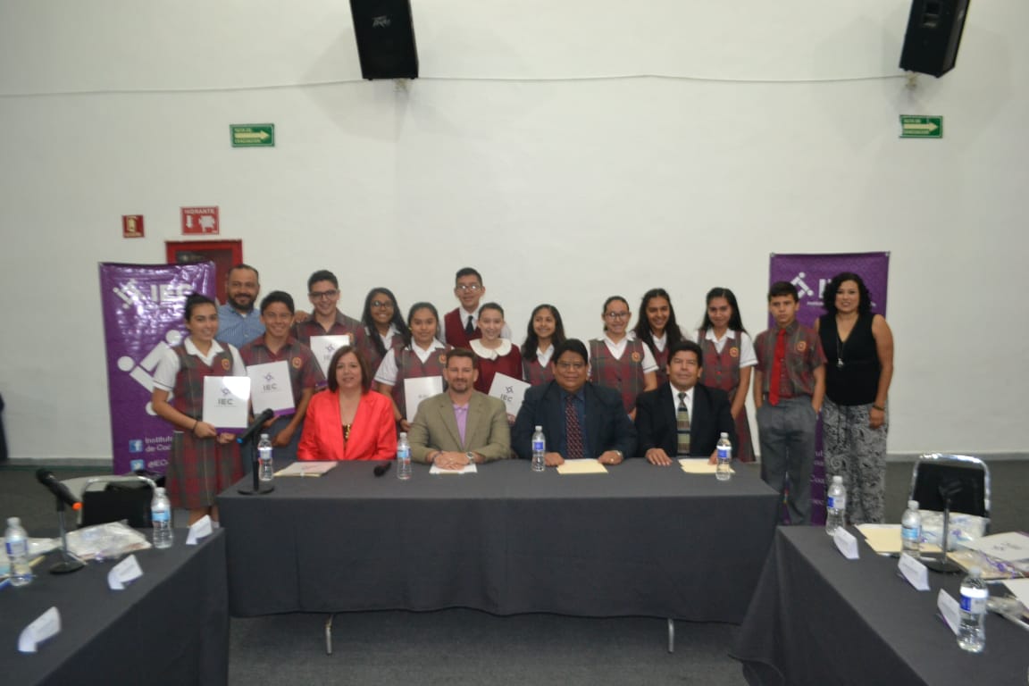 Un exito los dialogos para una cultura civica infantil y juvenil organizados por el @IECoahuila siguiendo la encivica con la gran participación del Instituto Cambridge de Saltillo Coah.