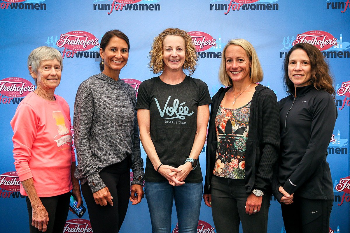 DelightfulRun's tweet photo. Today's Media Hour @RenAlbanyHotel was a great time for pre-race group shots! @emmajbates @Steph_Rothstein @lflanagan242 @AllieKieffer @runnerKG @mkrifchin @srpagano @jesstonn @discoveralbany @995TheRiver @d9monti @JBSamuelson @albanycityhall #FortyYearsofFirsts #FRW2018 https://t.co/LHfleHa0nA