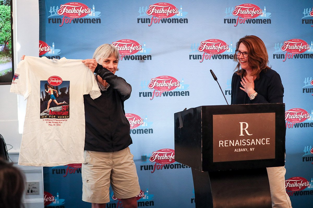DelightfulRun's tweet photo. Today's Media Hour @RenAlbanyHotel was a great time for pre-race group shots! @emmajbates @Steph_Rothstein @lflanagan242 @AllieKieffer @runnerKG @mkrifchin @srpagano @jesstonn @discoveralbany @995TheRiver @d9monti @JBSamuelson @albanycityhall #FortyYearsofFirsts #FRW2018 https://t.co/LHfleHa0nA