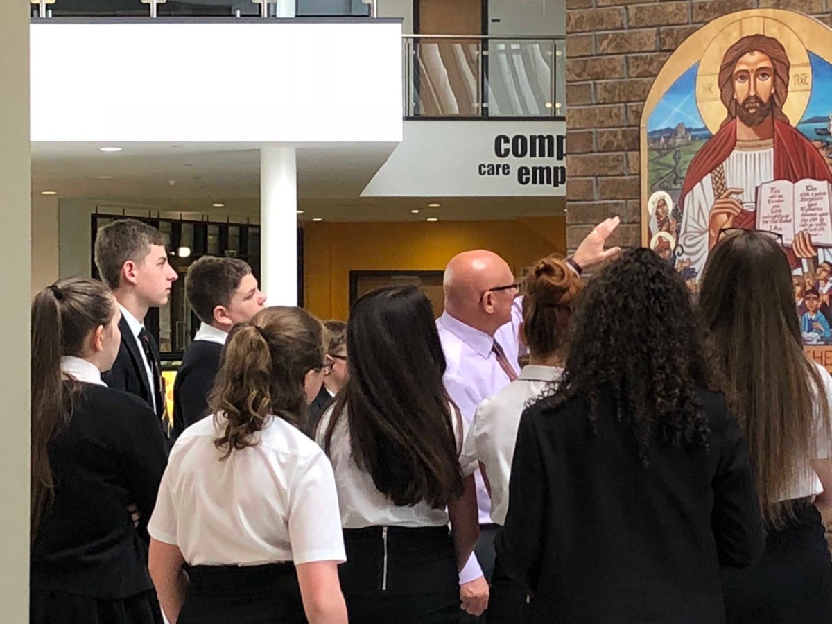 StAmbroseRE's tweet photo. Dr Greene captivating our young people today telling the story of the icon #jesustheteacher. #CatholicSchoolsGoodForScotland https://t.co/9R4BrDRzZO