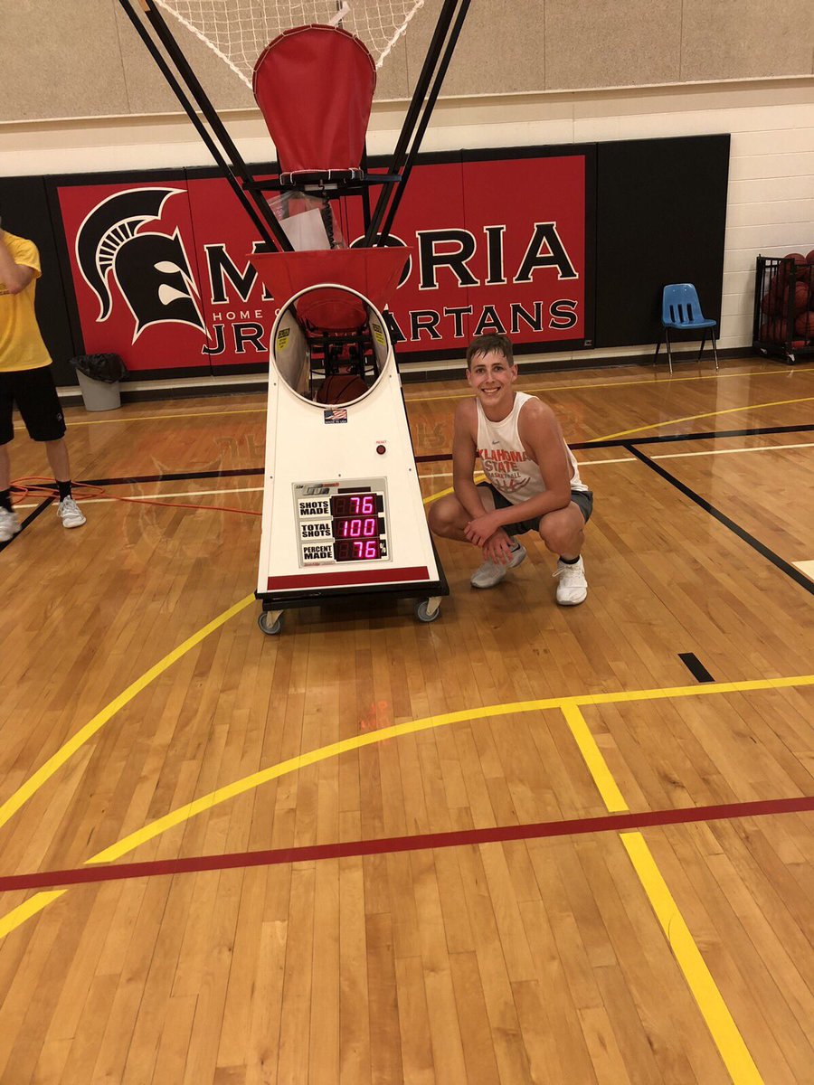 EHSBasketball's tweet photo. Congrats to @14_BigB_14 for completing the #OneCountChallenge Great to see guys working to get better!! #76of100 @TheShootAWay https://t.co/WCihAonMjU