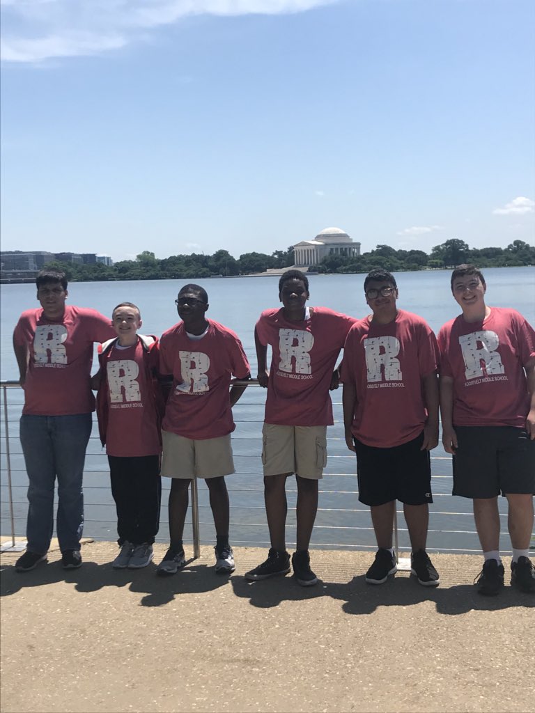 RMS_PrideWO's tweet photo. @RMS_Pride #8thgradetrip #mlkjrmemorial @woschools https://t.co/rXXgcj5GSf