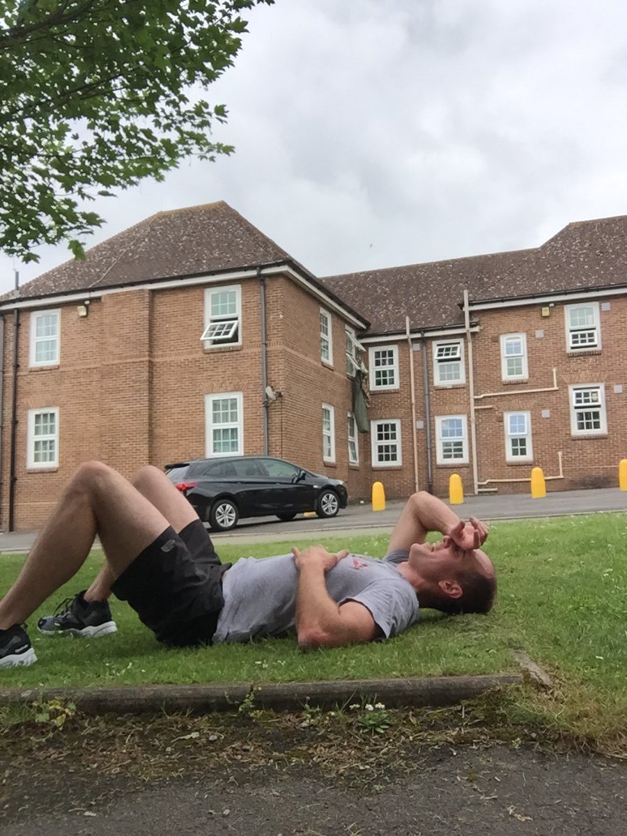 rugbyoutreach's tweet photo. 2 sets of 3 x 400m sprints. Awful.....just awful #4minutemile #normalbloke https://t.co/CuSNFKvkyq