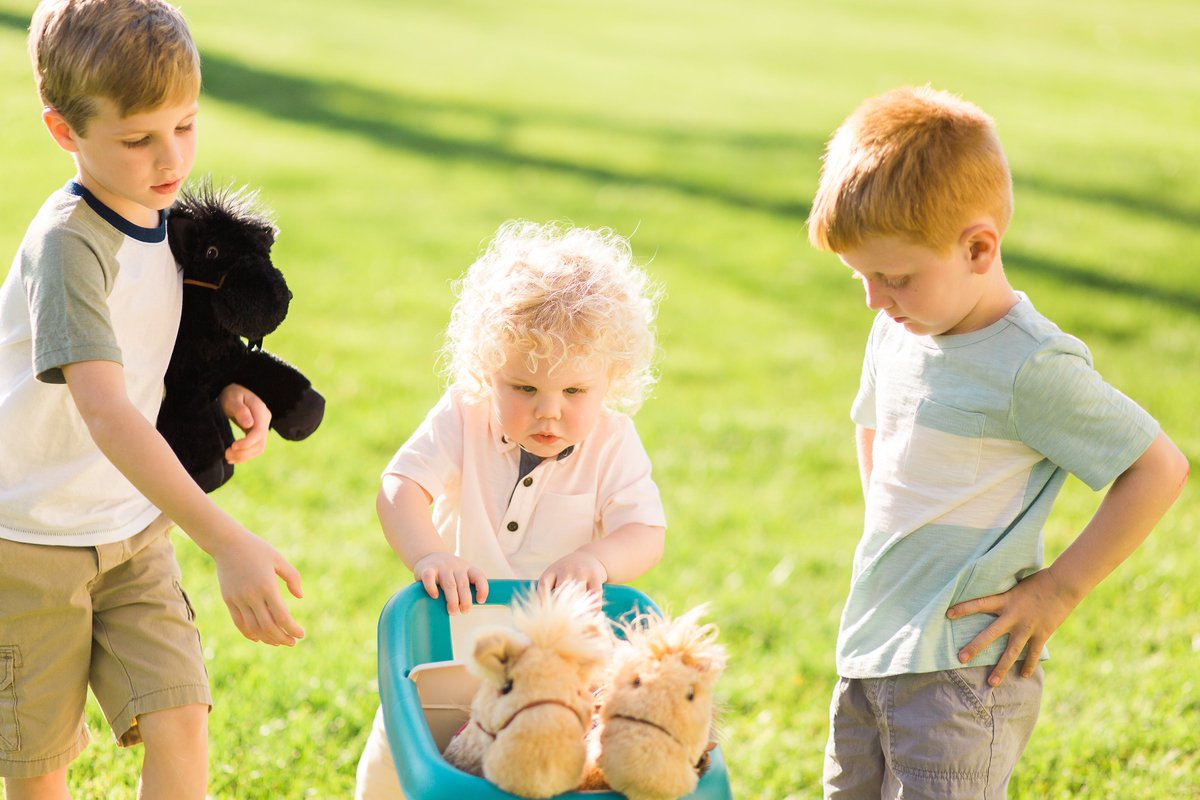 Summer's here! Ready to play with Piccoli Horses!