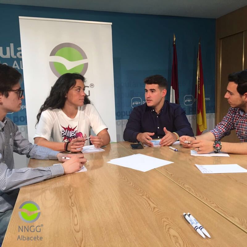 nnggalbacete's tweet photo. 🗓 Primera reunión de la Vicesec de Formación de NNGG
👩🏼‍💼Compromiso con los jóvenes para el desarrollo personal y profesional en el mercado  laboral 
📈 Fomento del espíritu emprendedor con ayudas y políticas públicas.
🏖 Escuela verano 21-22 julio en Yeste #PasiónPorAlbacete https://t.co/iZ3rSdYAYj