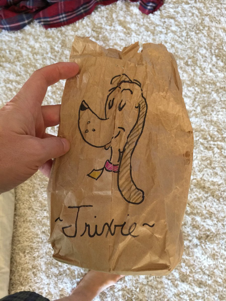 apnance's tweet image. Lunchtime for Beatrix!