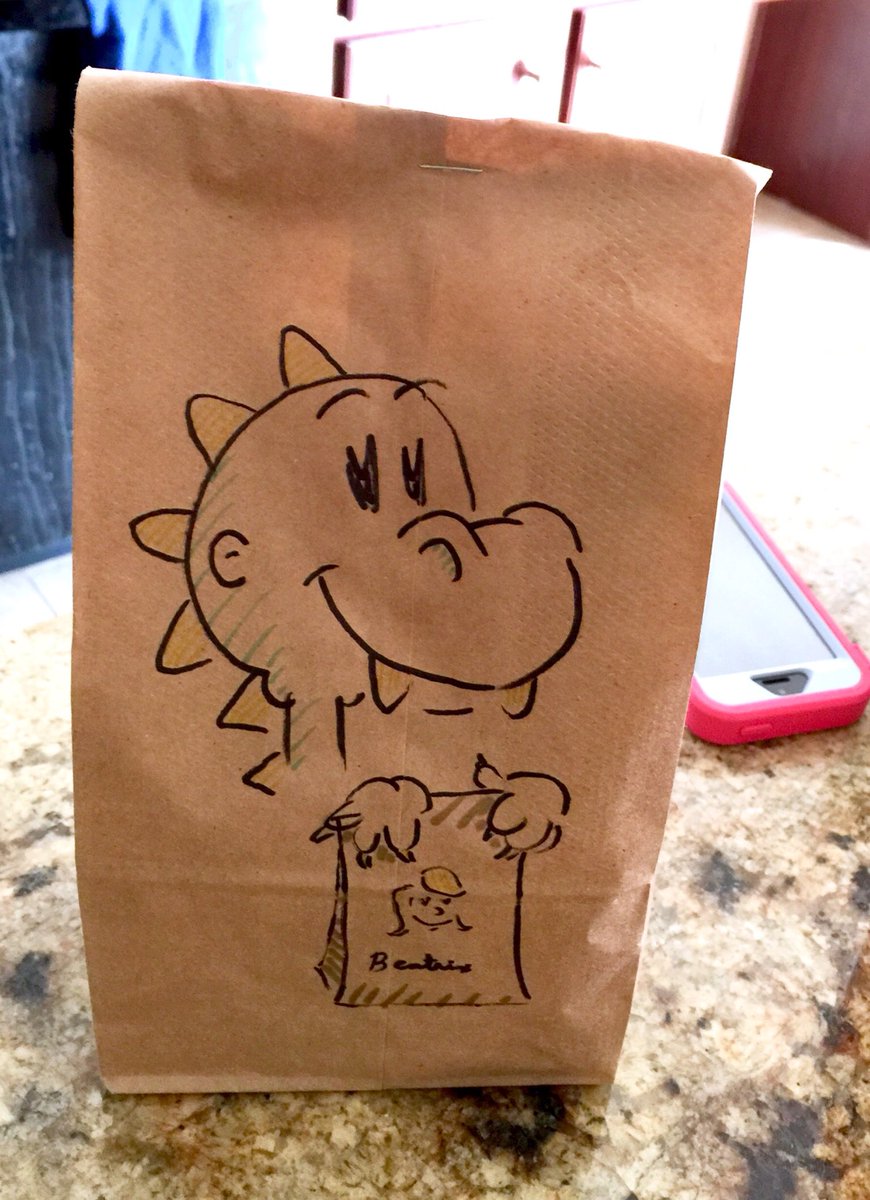 apnance's tweet image. Lunchtime again, this time it’s the brown baggin’ dragon.