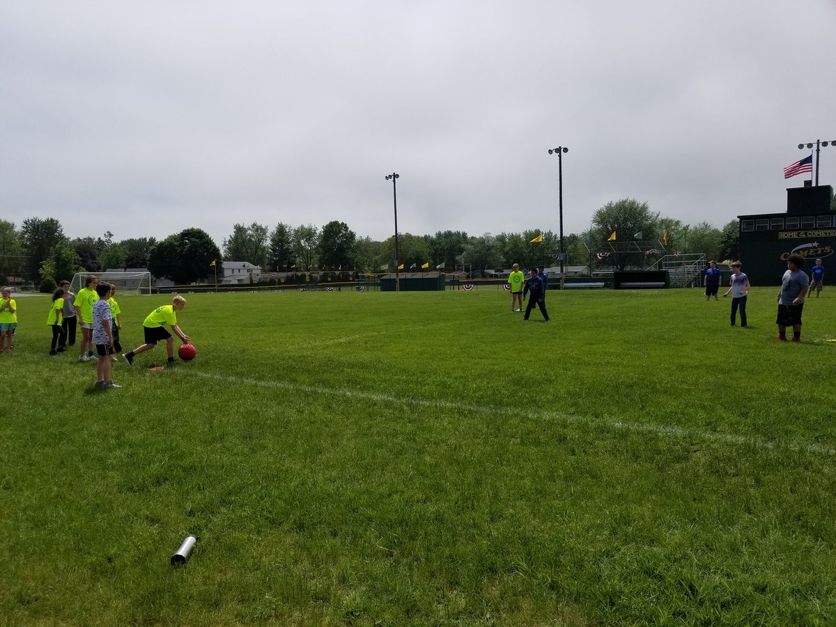 ElemColoma's tweet photo. The CIS 5th Grade Kickball Tournament is underway. #traditions #cometpride https://t.co/W1JD0ij57W