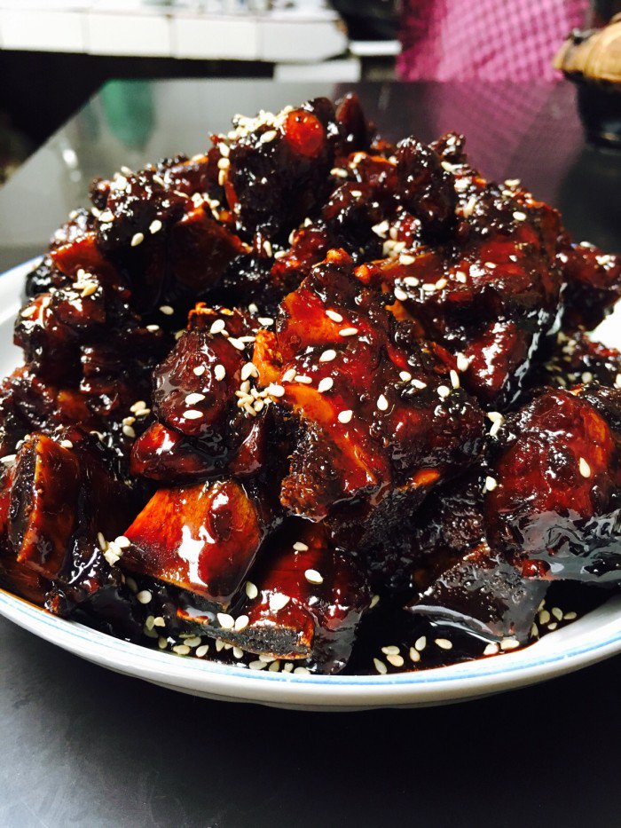 PpiCpi's tweet photo. Sweet and sour pork ribs are a very famous Chinese dish, which is very delicious with rice https://t.co/4MhFzLmxKV