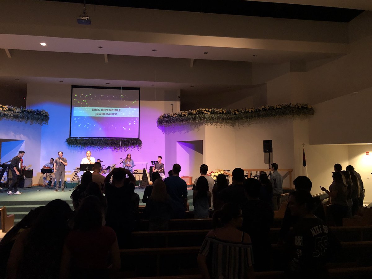 karelmatos's tweet photo. Hoy en nuestro servicio de jóvenes en #IBR #Youthpeople #pasion #Jesus #Propositos #Destino #newseason https://t.co/6pIwTmS95T