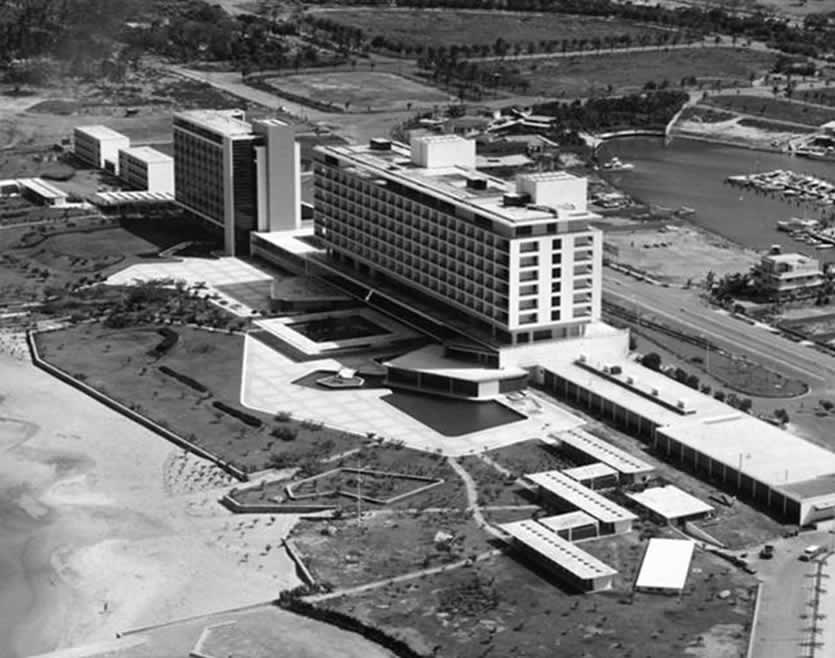 ArquitecturaVzl's tweet photo. En Abril de 1963 es inaugurado el Macuto Sheraton, en Caraballeda, fue diseñado por el arq. Luis Malaussena junto con los de los arquitectos Federico Beckoff, Klaus Heufer y Karl Peter Jebens. 

https://t.co/eiQuNKsWeb

#HotelesDeVenezuela https://t.co/ZC9jadob1W