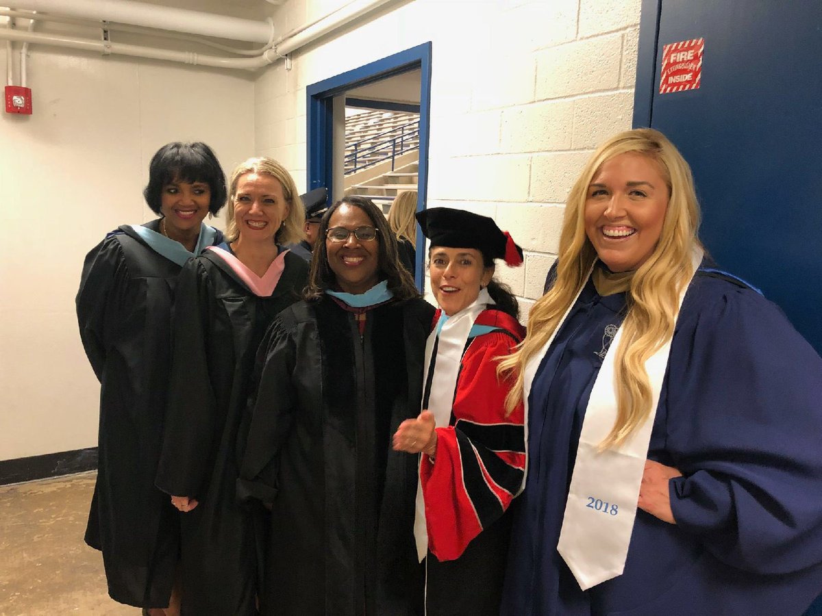 DrBrownEDU's tweet photo. You are Shining ⭐️ Stars! CONGRATS to @JaneLongFutures graduates 🎓 2018! @HoustonISD @HISDSupe @DeigaardS @bambaez #HISDGrad https://t.co/d9nmbHxisq
