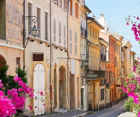 luxurytravel's tweet photo. 15 reasons to visit Provence in 2018! https://t.co/AavXlirWEh https://t.co/ACEFkhHpNt