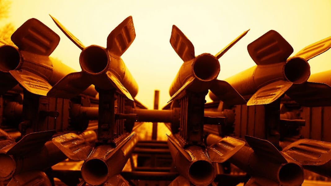 singularityhub's tweet photo. How Will Artificial Intelligence Affect the Risk of Nuclear War? https://t.co/iySTRsggRF https://t.co/eUKU2TLwLX