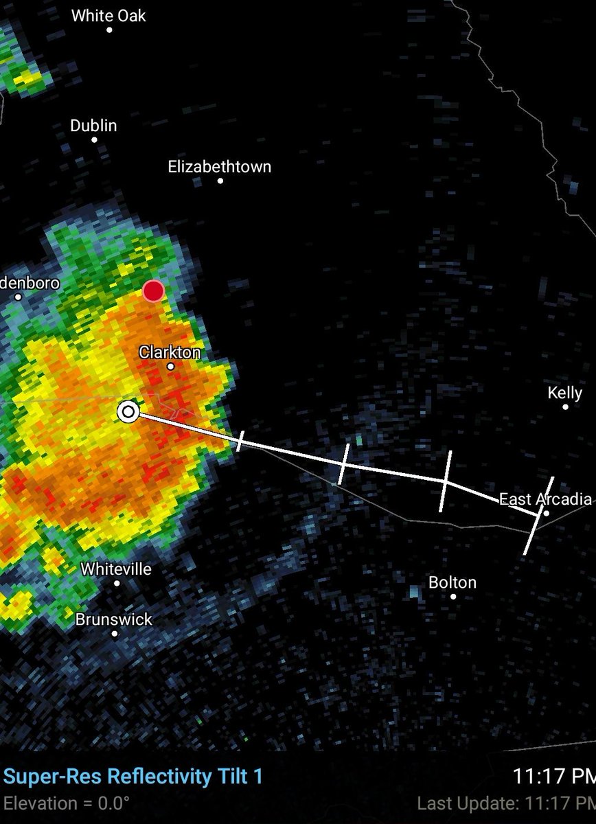 realdwaynet's tweet photo. Heads up Lake Waccamaw, Bolton, Carvers Creek, and East Arcadia this storm is on its way! Lots of thunder, lightning, rain.#ncwx #wectwx #ilmskywarn https://t.co/DsZMu98Lim