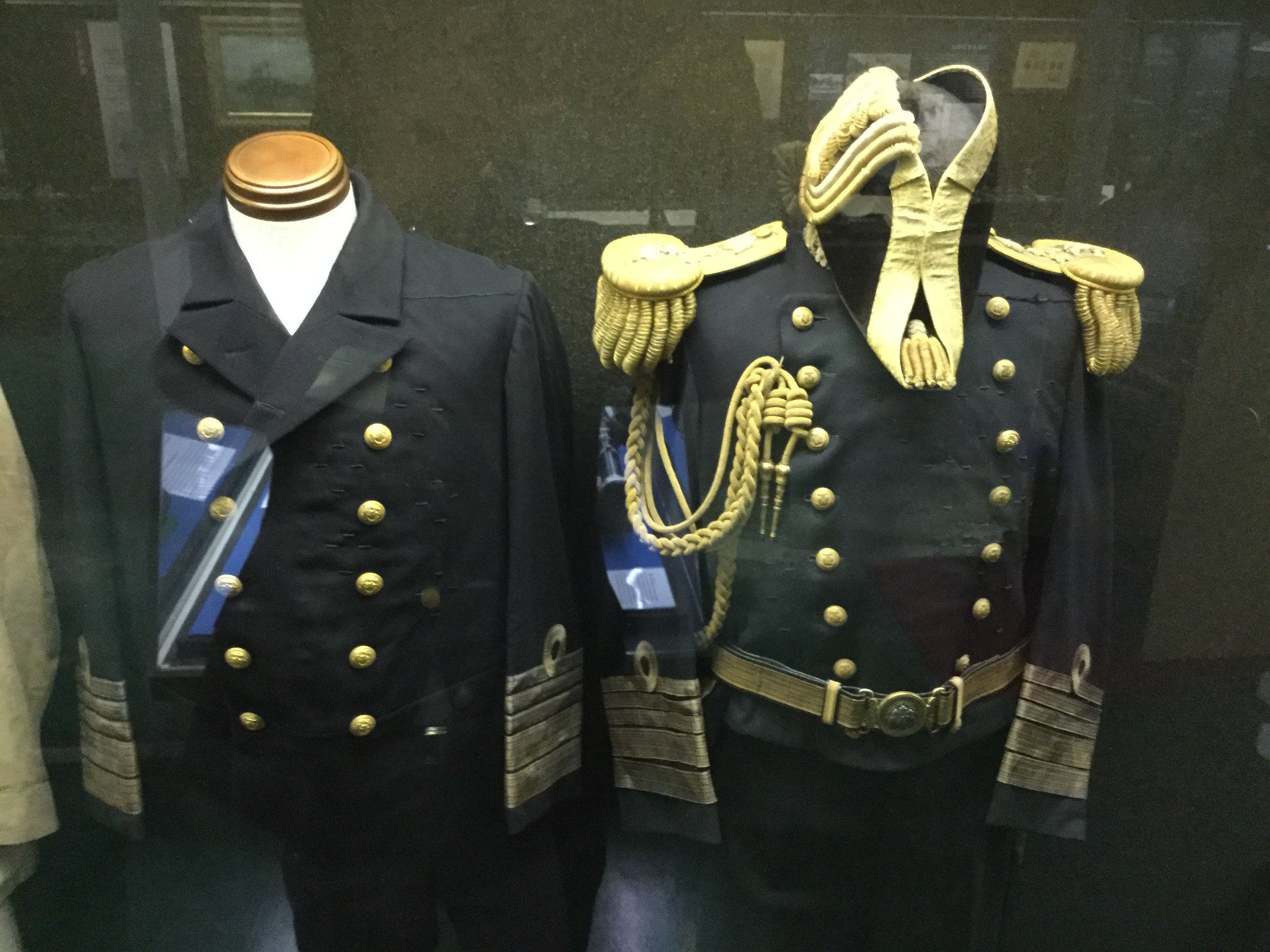 備前焼【海軍大将 東郷平八郎胸像】興楽園 13代木村長十郎友敬作