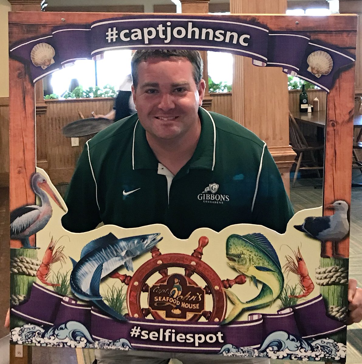 CoachTuttle's tweet photo. Finally made it to the coast in time to enjoy a great seafood dinner. #captjohnsnc https://t.co/tPZmjAdkUH