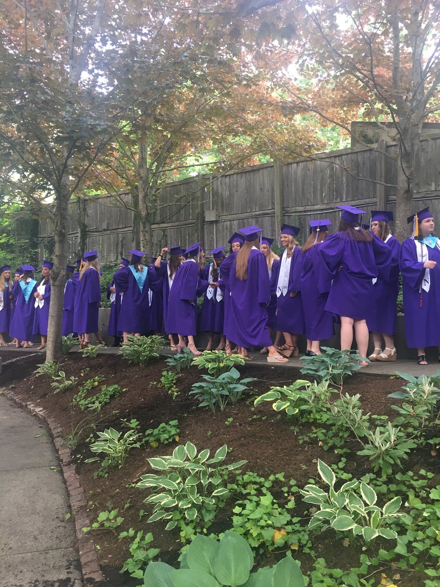 Five minutes till show time!!