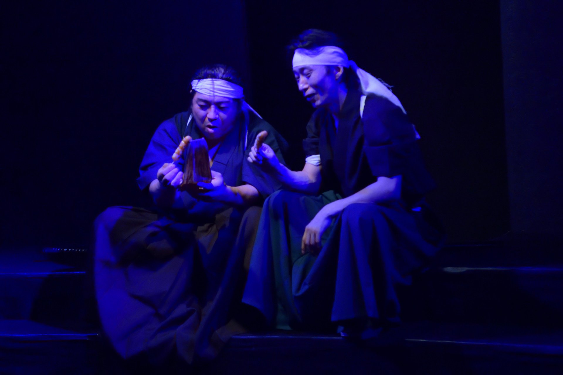 تويتر きっちょむ على تويتر 最後に物販を頑張る平助 沖田さん かっこよい斎藤さん 舞台上なのにまるで 視線くださーい って言われてこっち向いてくれたかのような松平由布子さんを貼っておきます 笑 個人的には佐竹さんの近藤さんがはまりすぎててすごいって