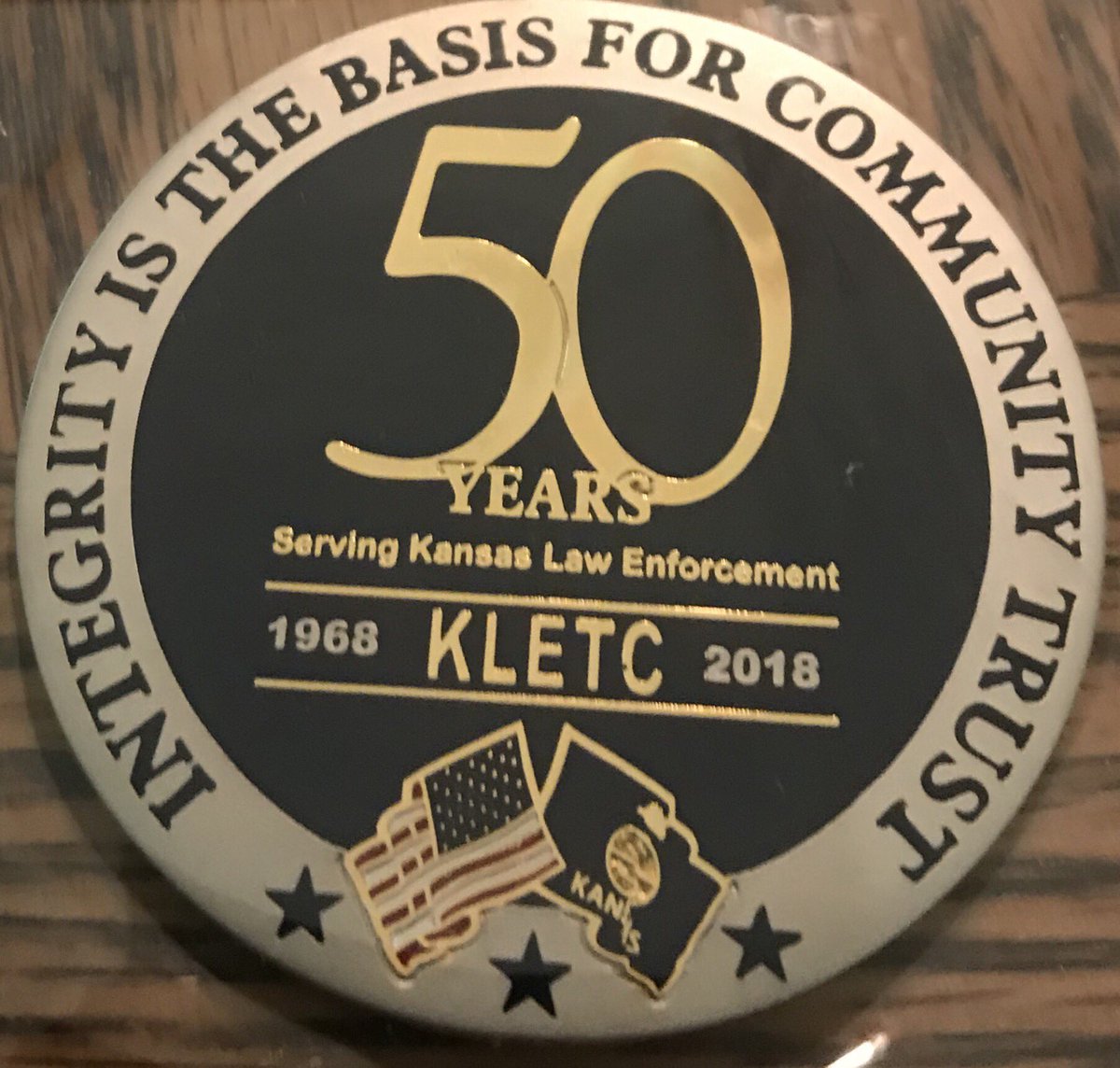 KSCapitolPolice's tweet photo. CHALLENGE COIN GIVEAWAY
Who wants a chance at winning a #KLETC 50th year anniversary challenge coin?
A random winner will b selected after 175 retweets.
#Retweet #Away
#FollowUS
#FridayFun
#IntegrityIsTheBasisForCommunityTrust
@9PMRoutine1 @Sgt_LarkinsGang https://t.co/cDww6HrfEI