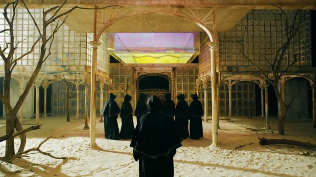 _basicbts_'s tweet photo. same place, different vibe💛@BTS_twt @BigHitEnt #FakeLoveExtendedVersion #LOVEYOURSELF轉Tear #BTS https://t.co/nY0F7coNEM