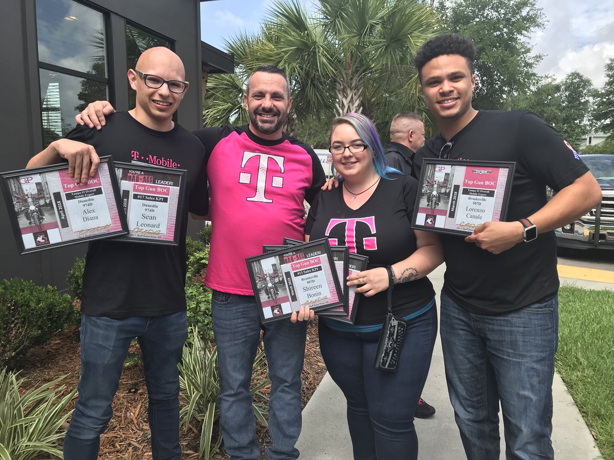 Bucs9180's tweet photo. Some of Tampa’s finest. #tampatakeover #qualitysales @GPMobileTPR https://t.co/ybgsGtDWEV
