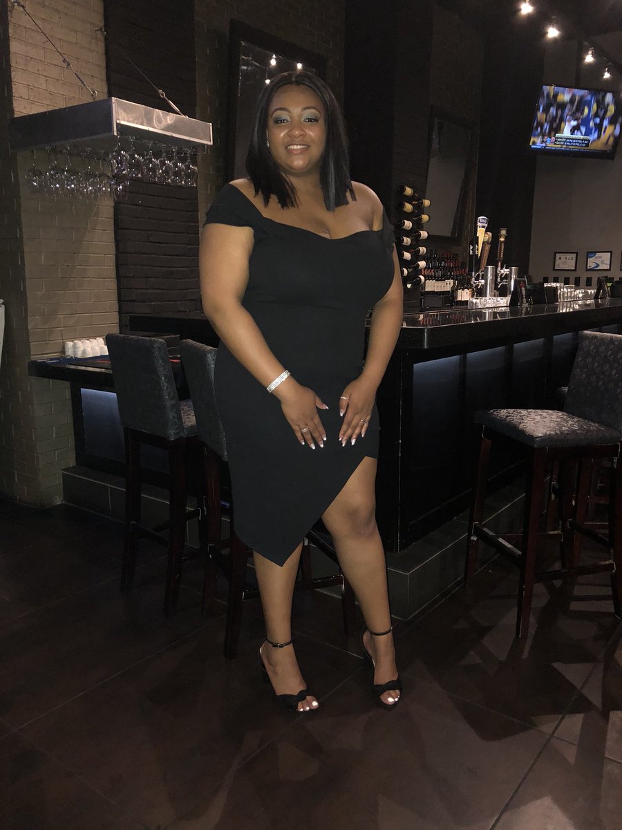 tntlovesya's tweet photo. Some candies because your girl is 21 🎂🎉🍾.   #fashionnova @FashionNova https://t.co/S17mCpQQF5
