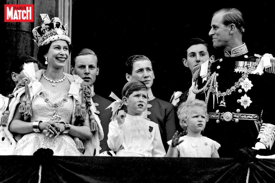 توییتر \ Paris Match در توییتر: «Le couronnement de la reine Elizabeth II, il y a 65 ans, en 5 anecdotes et 15 photos https://t.co/nWcB03hT52 https://t.co/QwdXmbPbFp»
