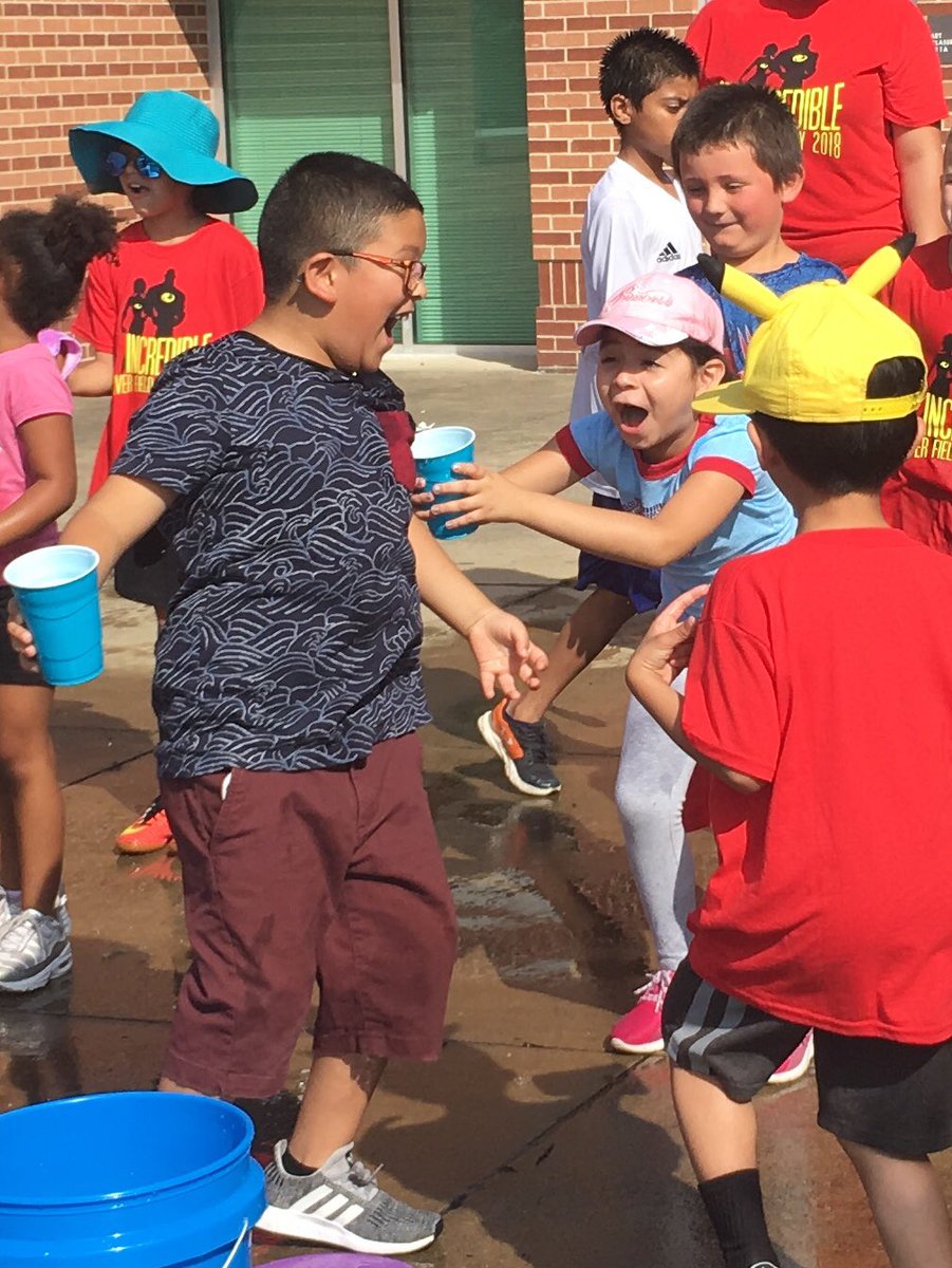 katyebyrd's tweet photo. The pure joy of field day! “Mrs. Byrd, this is the best day of my life!” @Carver_Tigers #WeBuildLeaders #repcarver https://t.co/brBexN4eVh