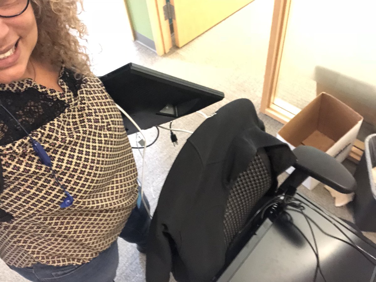 learnwithmyra's tweet photo. Goodbye windowless room! Hello windows and open space #selfmove #itsthesmallthings #office #id #creativespace #lettherebelight https://t.co/q1okNhYAyr