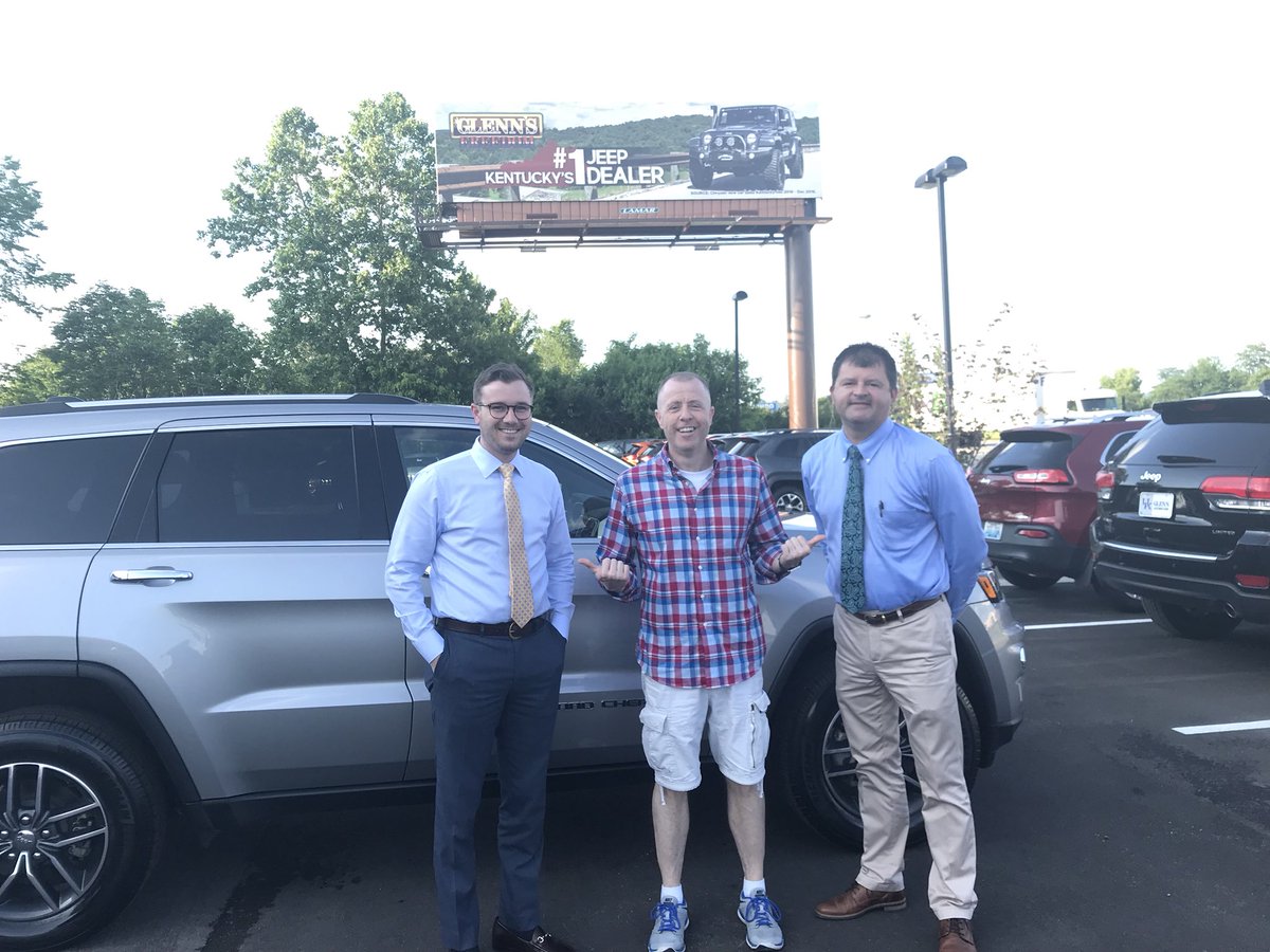 It was a pleasure assisting my old friend @Kentuckyweather today with his new Grand Cherokee. Thanks for coming in, Chris. Enjoy!! #FreedomJeep #TrailRated #JeepLife