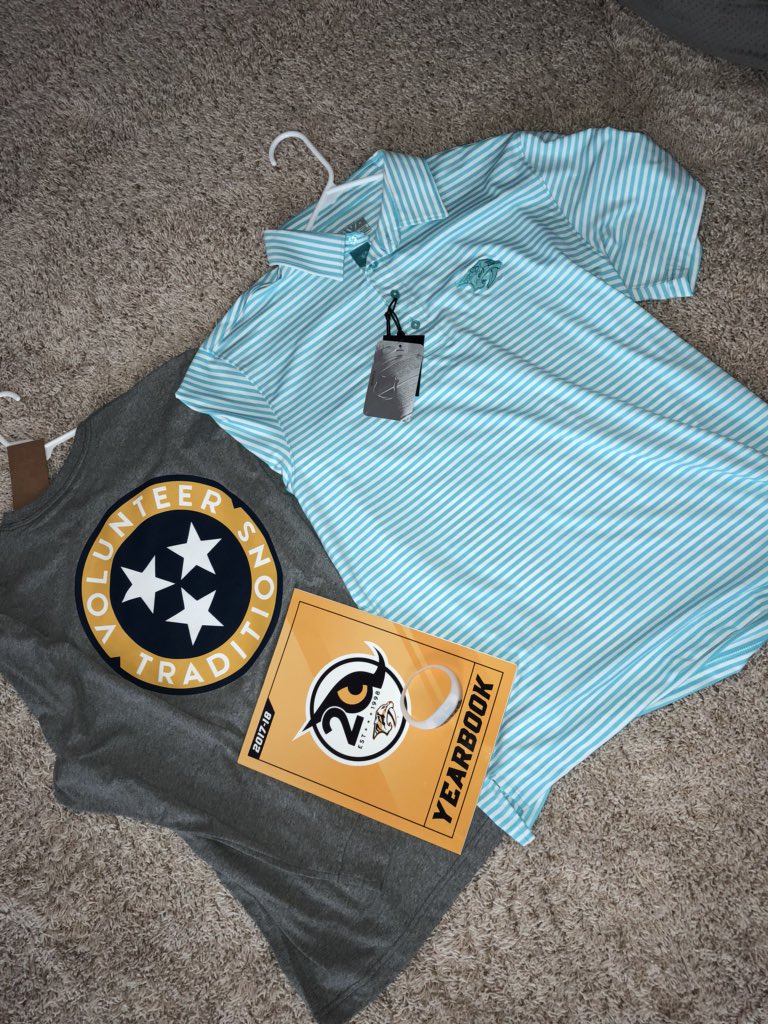 The7thPred's tweet photo. It’s June 1 and it’s FINALLY giveaway time! We have three separate groups of items to give away to y’all! Here’s how you enter to win:

             •Retweet THIS tweet
                          -and-
     •Make sure you’re following us

We will announce the winners on June 18! https://t.co/O8K222fYtN