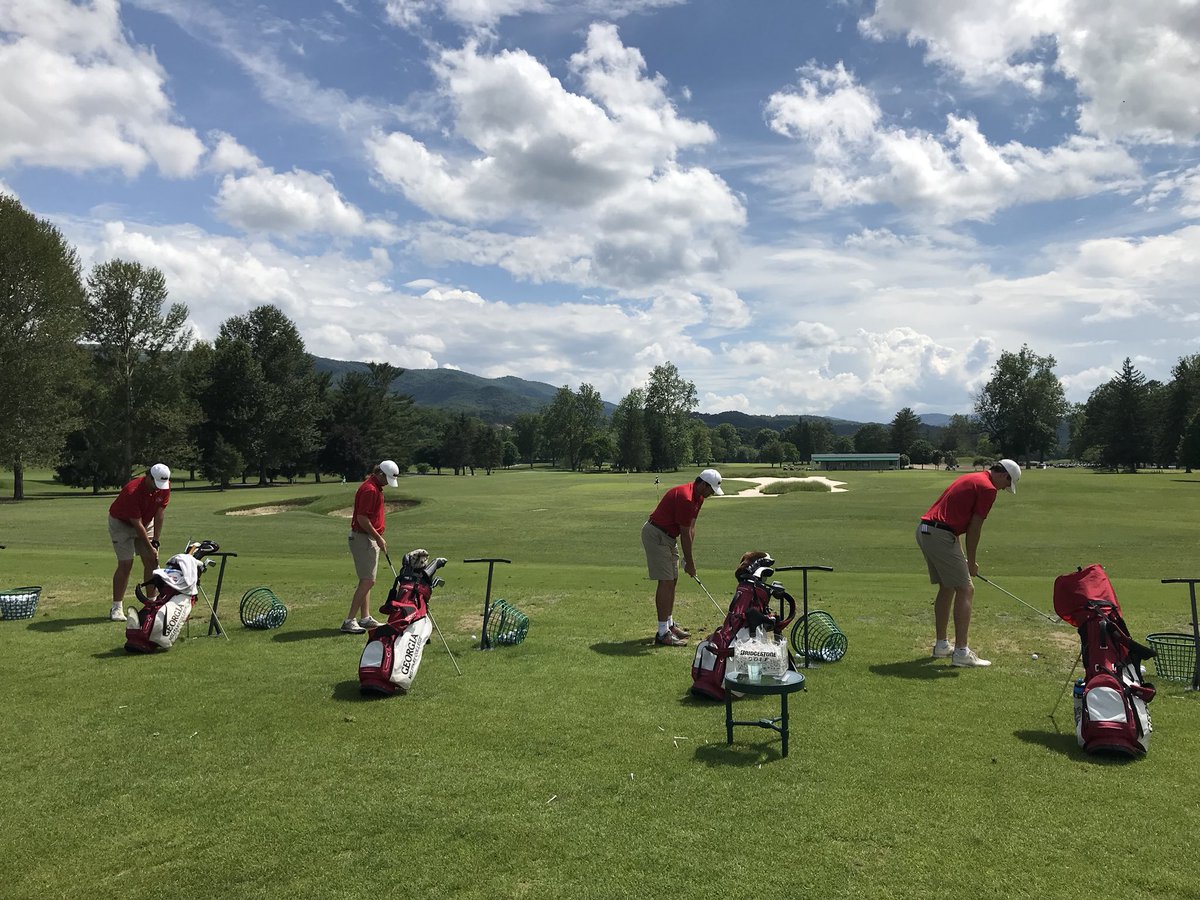GMCJCGolf's tweet photo. A great day of practice @ the Greenbrier! We’ll finish our trip to New York tomorrow! #GoBulldogs https://t.co/wwlintudU8