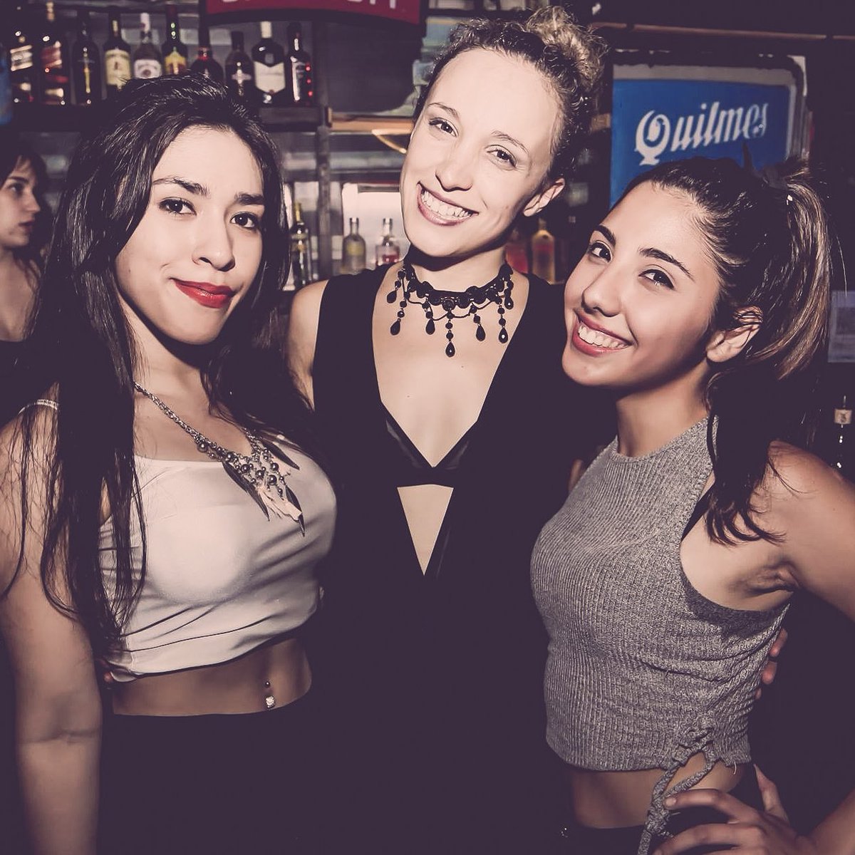tazz_soho's tweet photo. Y llegó la noche del viernes! Te esperamos para vivirlo con todo en TAZZ Soho! Reservas al 0810.444.8299.
#Night #Pub #Bar #Fiesta #Amigos #party #oneclub #fun #instaparty #instafun #instagood #besties #girls #drinks #cool #love #smile #music #funtime #goodtime #nightlife https://t.co/i36iPonEBp