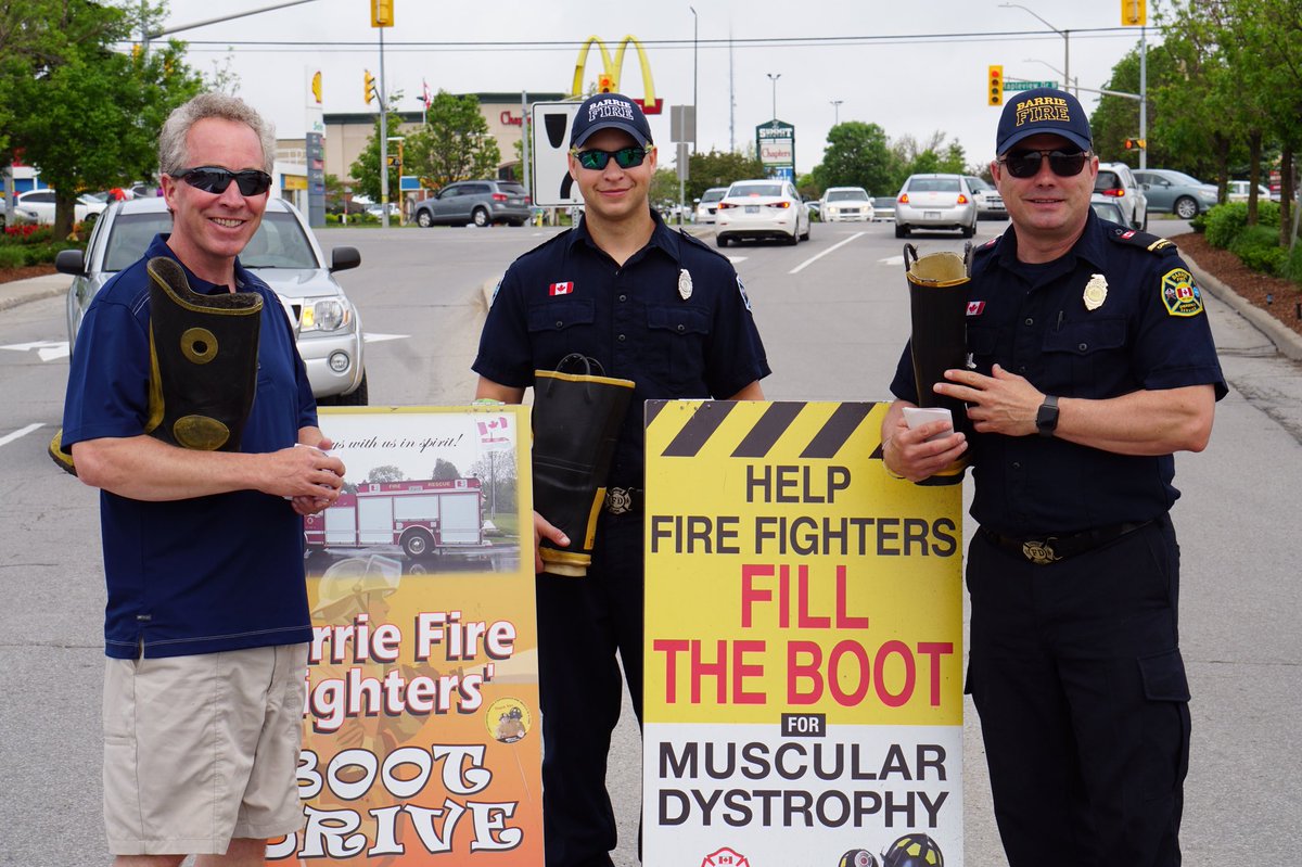 BarriePFFA's tweet photo. Great to have retired @cityofbarrie General Manager Richard Forward out helping today with our boot drive in support of @MD_Canada Thanks #Barrie citizens for your continued generosity https://t.co/peRrVV7h1o