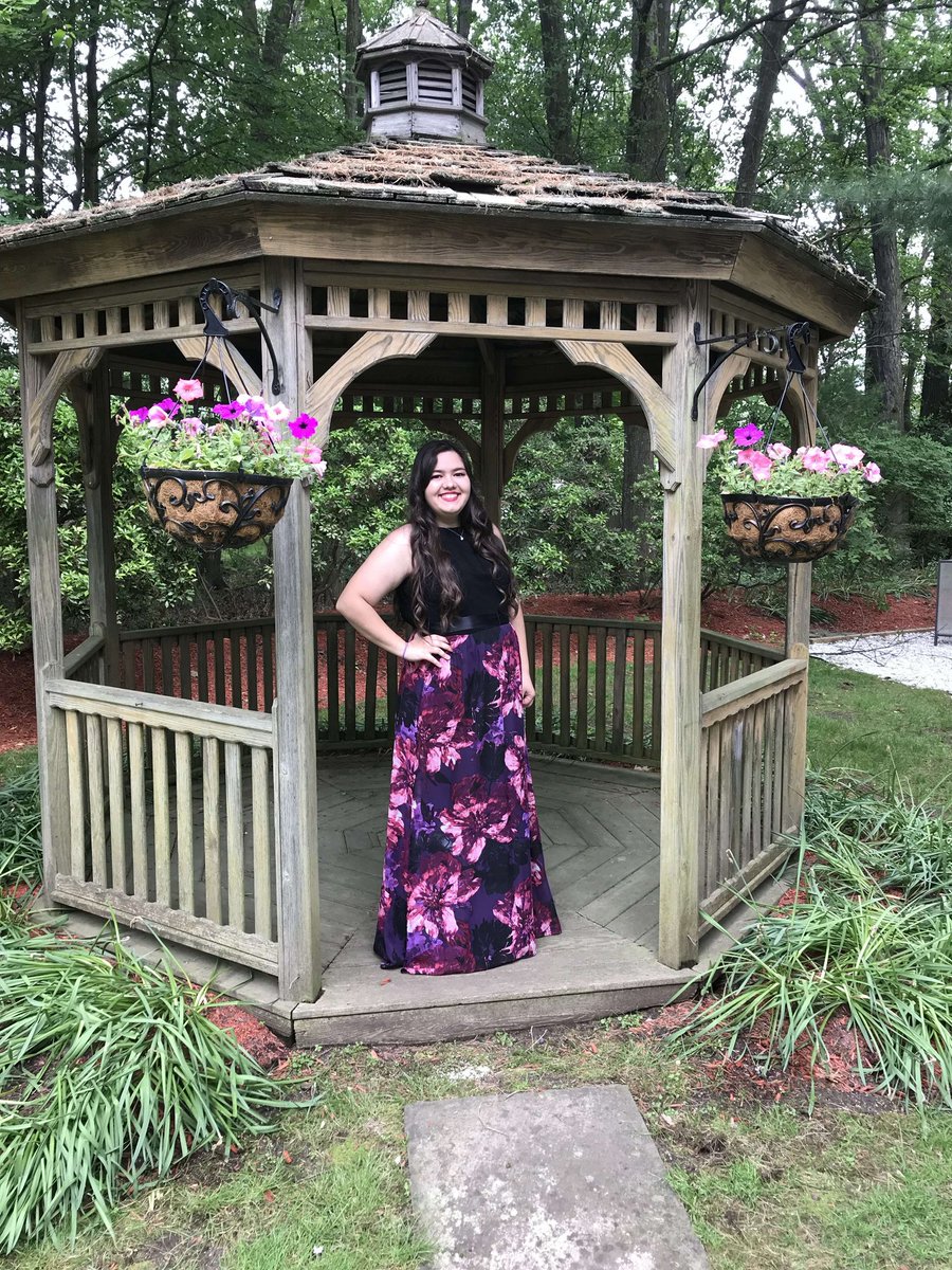 NYantsevich's tweet photo. Growing up I thought I would never go to prom but last night I proved myself wrong and I had the best prom date @angivanova1
#prom2018 #WHSclassof2018 #whsmemories https://t.co/PLAKK0dQkm